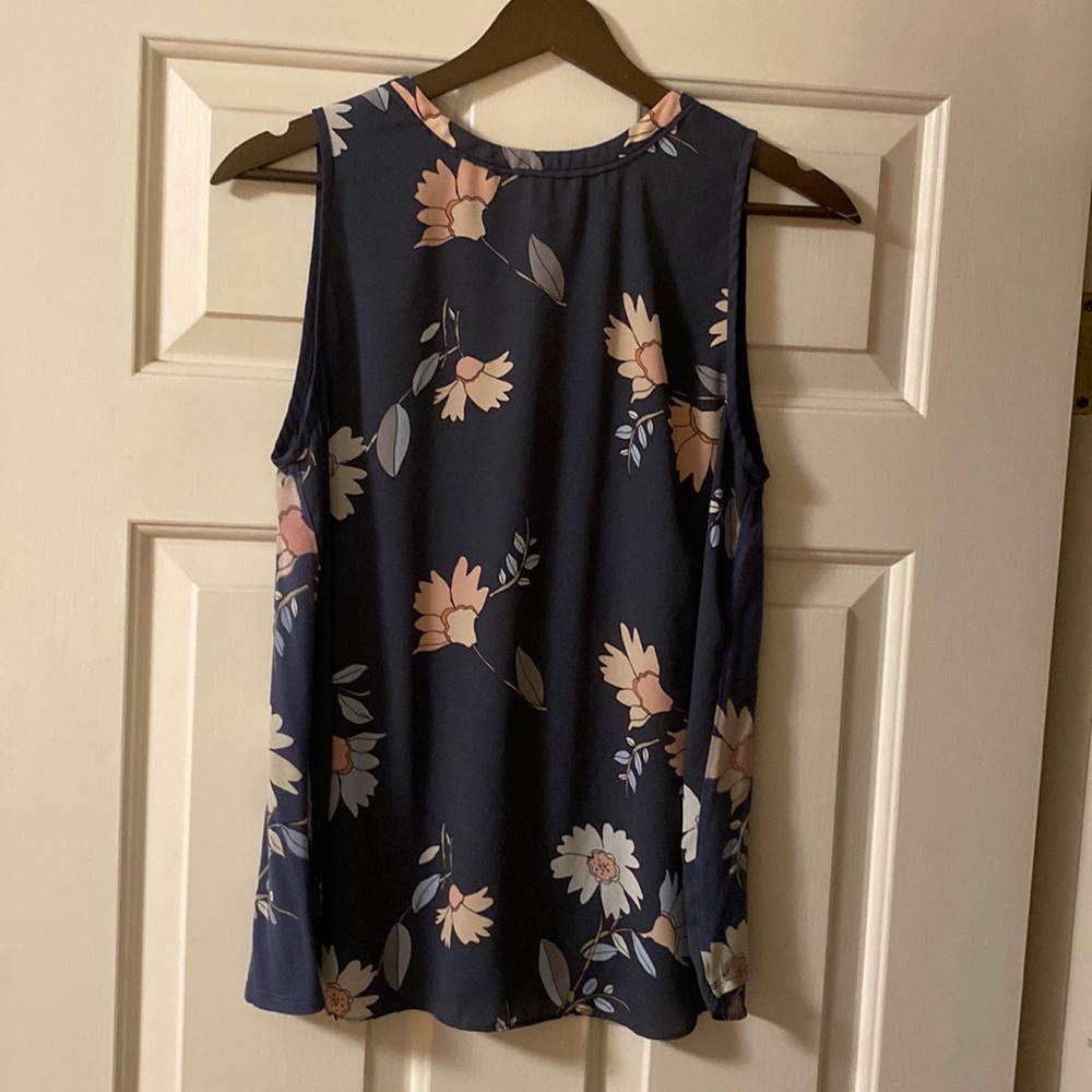 LOFT Mixed media top size small